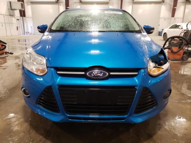 1FAHP3F21CL403230 - 2012 FORD FOCUS SE BLUE photo 5