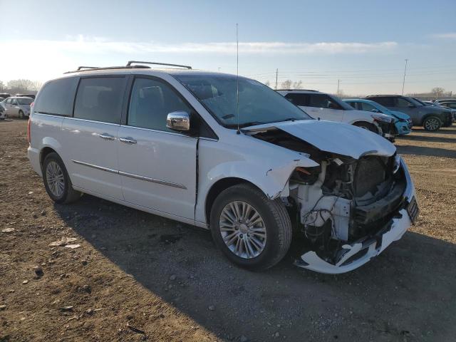 2C4RC1CG0GR113167 - 2016 CHRYSLER TOWN & COU TOURING L WHITE photo 4