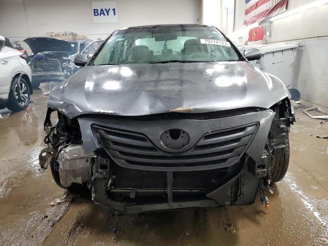 4T1BE46K29U386304 - 2009 TOYOTA CAMRY BASE GRAY photo 5