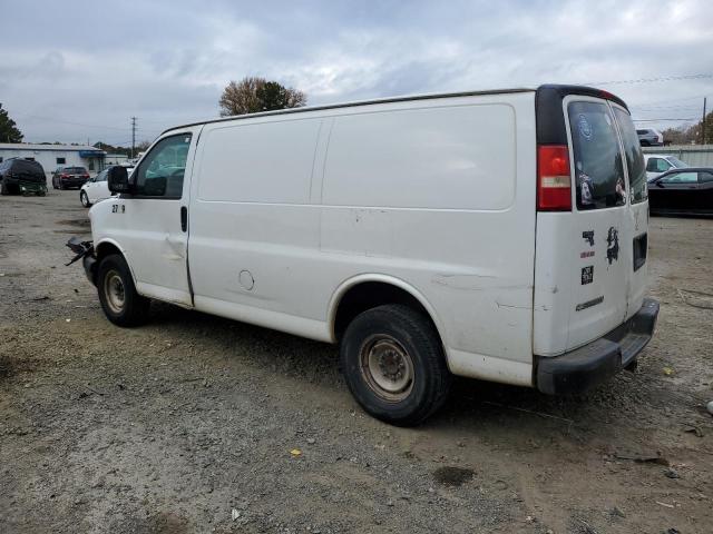 1GCGG25KX81123410 - 2008 CHEVROLET EXPRESS G2 WHITE photo 2