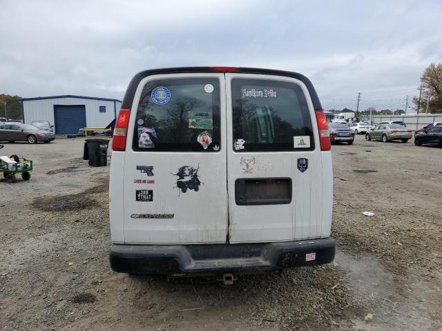 1GCGG25KX81123410 - 2008 CHEVROLET EXPRESS G2 WHITE photo 6