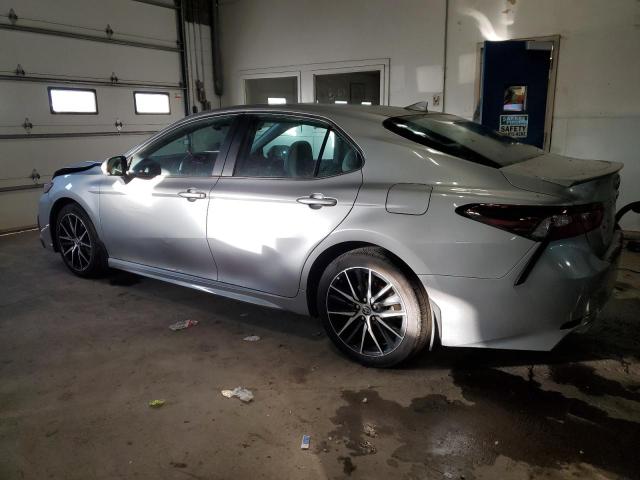 4T1G11BK3PU082868 - 2023 TOYOTA CAMRY SE NIGHT SHADE SILVER photo 2