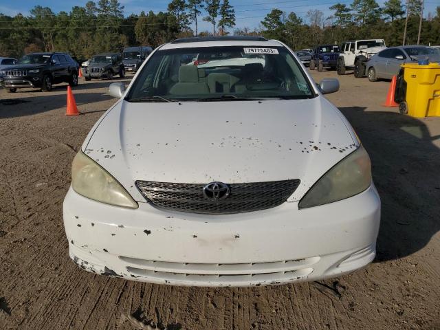 4T1BE32K52U073138 - 2002 TOYOTA CAMRY LE WHITE photo 5