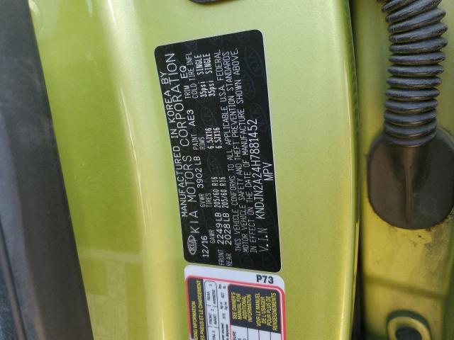 KNDJN2A24H7881452 - 2017 KIA SOUL GREEN photo 12