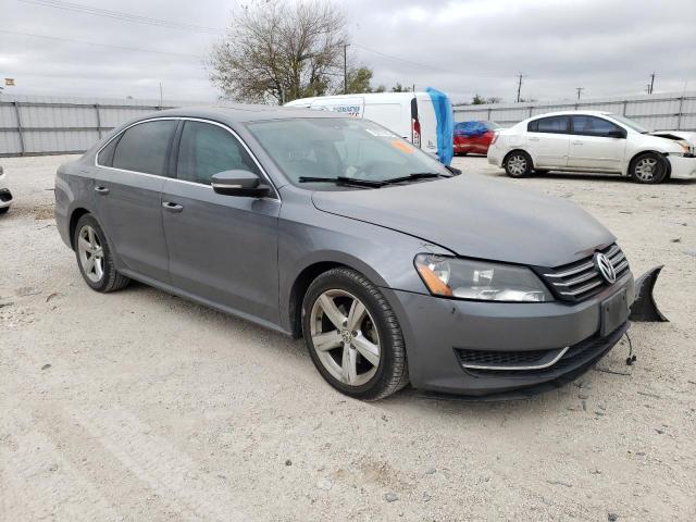 1VWBH7A36DC148576 - 2013 VOLKSWAGEN PASSAT SE GRAY photo 4