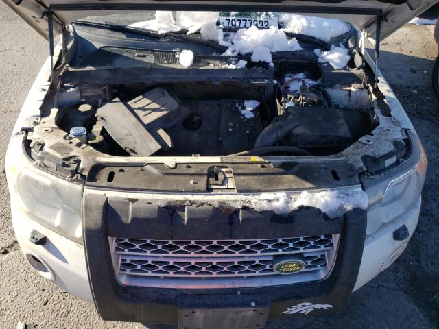 SALFT2BN2AH184908 - 2010 LAND ROVER LR2 HSE TECHNOLOGY WHITE photo 12