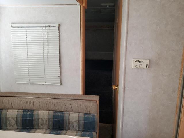 4YDF2552417301887 - 2001 KEYSTONE HORNET WHITE photo 5