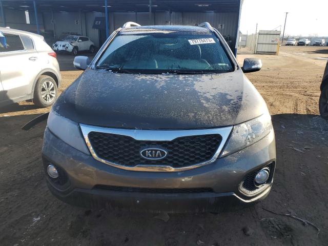 5XYKUDA25DG380599 - 2013 KIA SORENTO EX BROWN photo 5