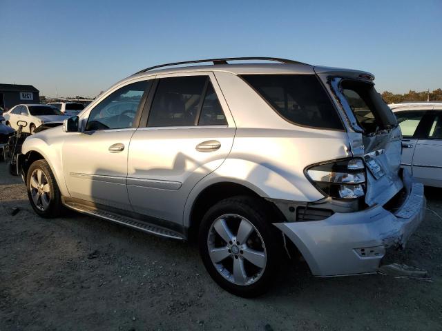 4JGBB8GB3BA706056 - 2011 MERCEDES-BENZ ML 350 4MATIC SILVER photo 2