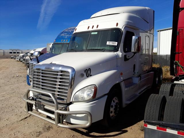 3AKGGLD52GSGX7299 - 2016 FREIGHTLINER CASCADIA 1 WHITE photo 2