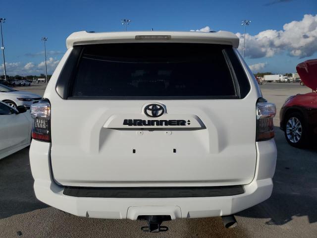 JTEFU5JR5N5269903 - 2022 TOYOTA 4RUNNER SR5 WHITE photo 6