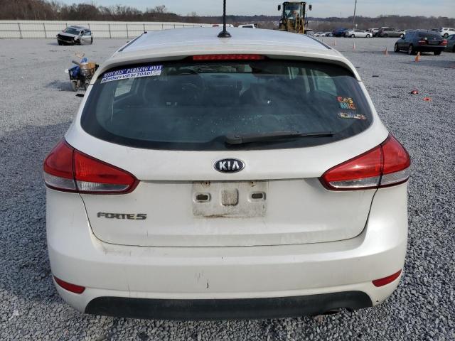 KNAFK5A80G5600162 - 2016 KIA FORTE LX WHITE photo 6