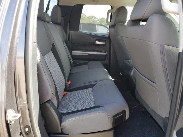 5TFRM5F12HX116893 - 2017 TOYOTA TUNDRA DOUBLE CAB SR/SR5 GRAY photo 10