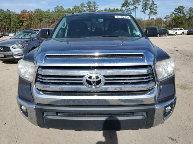 5TFRM5F12HX116893 - 2017 TOYOTA TUNDRA DOUBLE CAB SR/SR5 GRAY photo 5