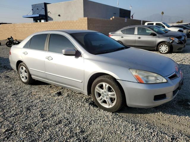 JHMCM56387C026143 - 2007 HONDA ACCORD SE SILVER photo 4