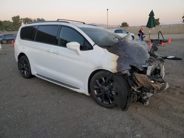 2C4RC1BG3JR260432 - 2018 CHRYSLER PACIFICA TOURING L WHITE photo 4