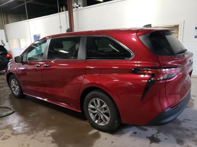 5TDYRKEC5NS103037 - 2022 TOYOTA SIENNA XLE RED photo 2