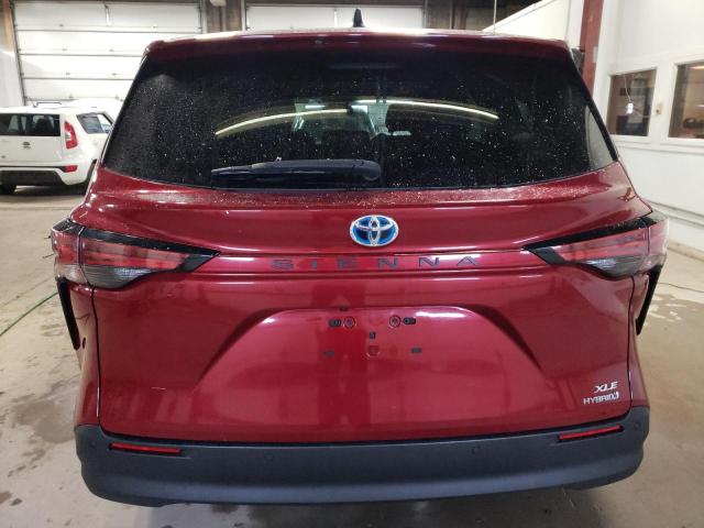 5TDYRKEC5NS103037 - 2022 TOYOTA SIENNA XLE RED photo 6