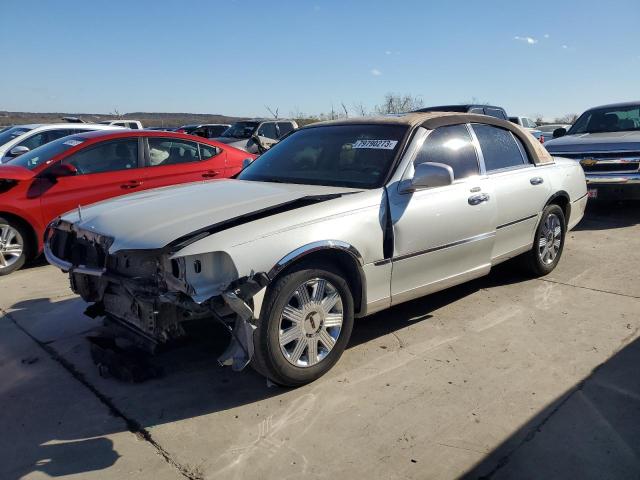 2004 LINCOLN TOWN CAR ULTIMATE, 