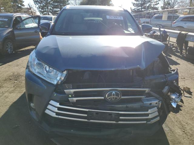 5TDJZRFH3HS481494 - 2017 TOYOTA HIGHLANDER SE BLUE photo 5