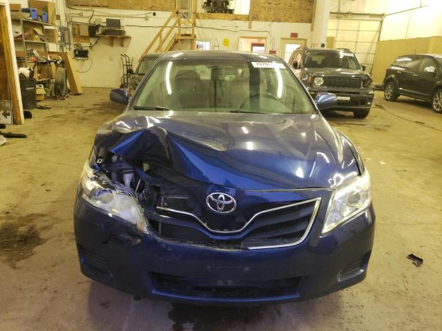 4T4BF3EK2AR082893 - 2010 TOYOTA CAMRY BASE BLUE photo 5