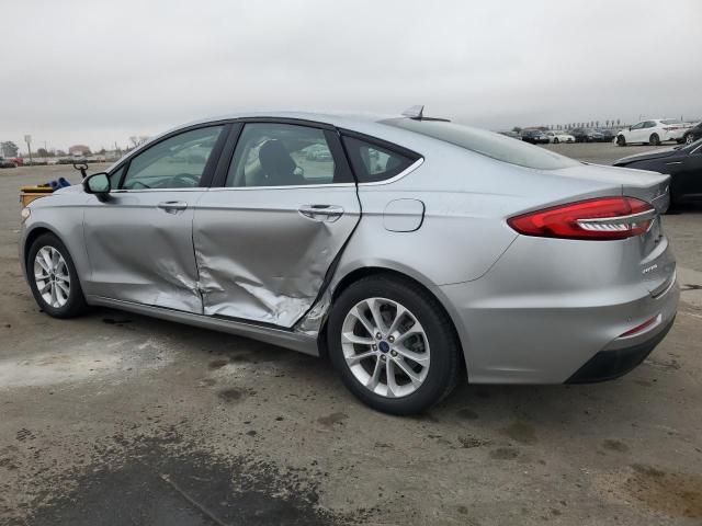 3FA6P0HD4LR229885 - 2020 FORD FUSION SE SILVER photo 2