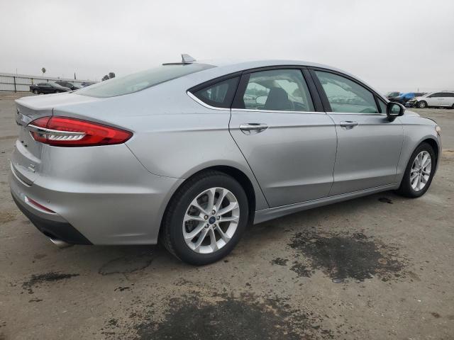 3FA6P0HD4LR229885 - 2020 FORD FUSION SE SILVER photo 3