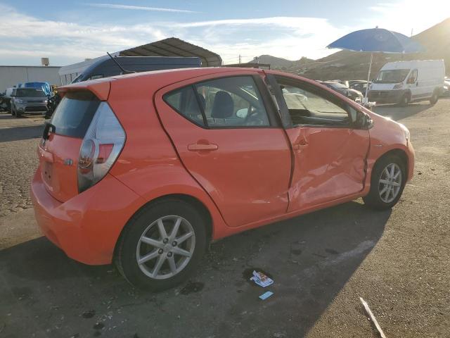 JTDKDTB33E1078909 - 2014 TOYOTA PRIUS C ORANGE photo 3