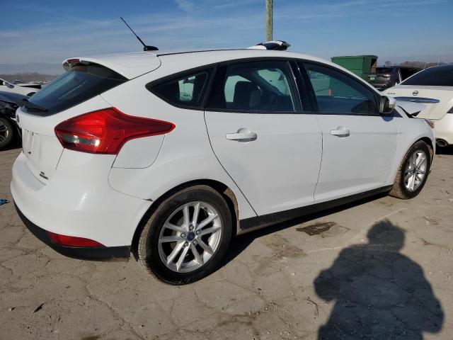 1FADP3K27FL288402 - 2015 FORD FOCUS SE WHITE photo 3