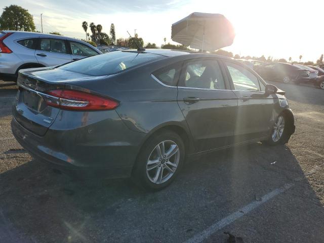 3FA6P0HD2JR223211 - 2018 FORD FUSION SE GRAY photo 3