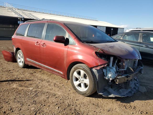 5TDKZ3DC5HS785175 - 2017 TOYOTA SIENNA LE RED photo 4