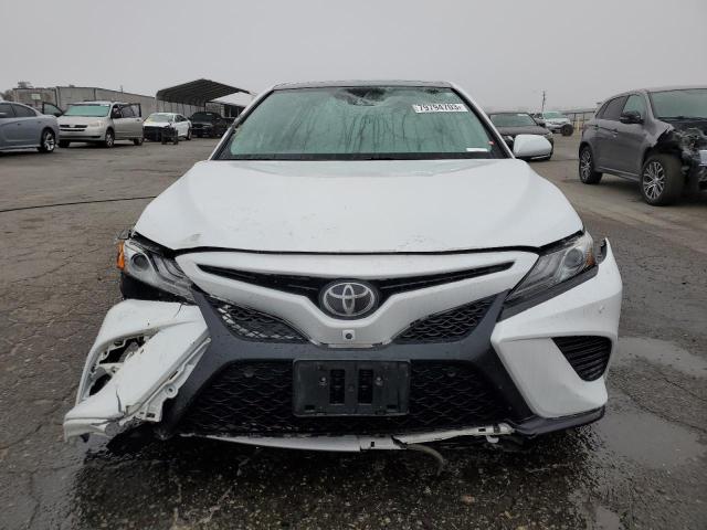 4T1BZ1HK6KU028368 - 2019 TOYOTA CAMRY XSE WHITE photo 5