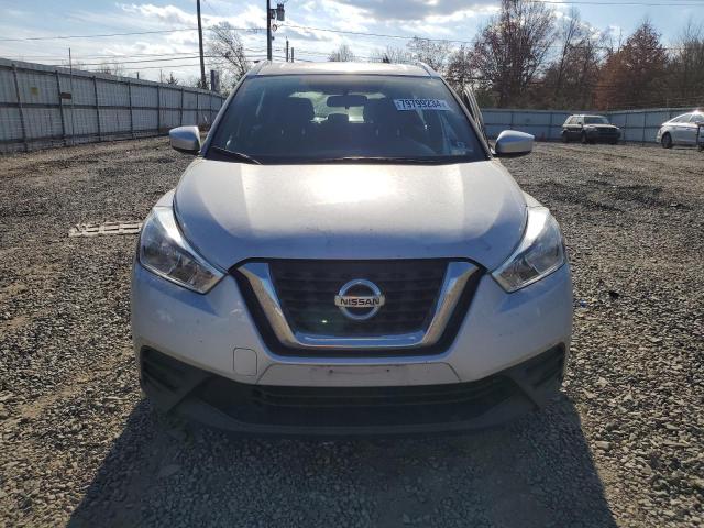 3N1CP5CU3KL512512 - 2019 NISSAN KICKS S SILVER photo 5