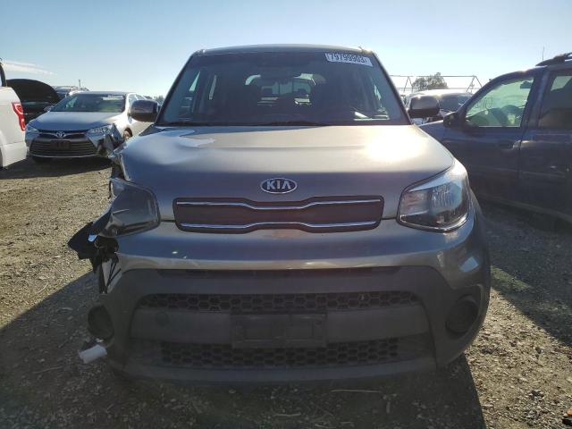 KNDJN2A24K7003981 - 2019 KIA SOUL GRAY photo 5