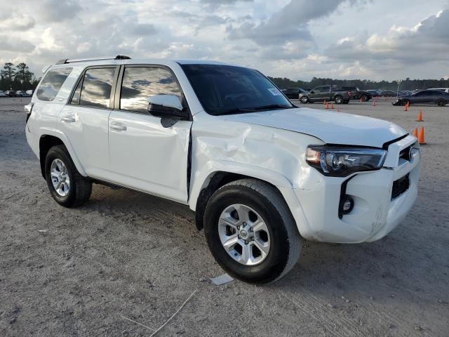 JTEEU5JR7M5243734 - 2021 TOYOTA 4RUNNER SR5 WHITE photo 4