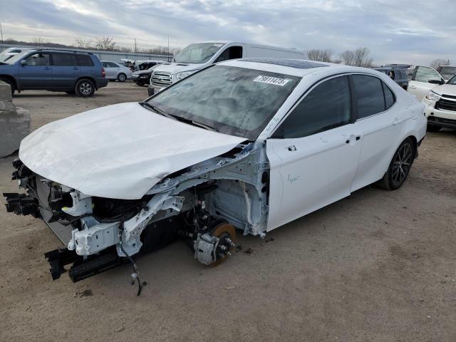 4T1T11AK6PU759220 - 2023 TOYOTA CAMRY SE NIGHT SHADE WHITE photo 1