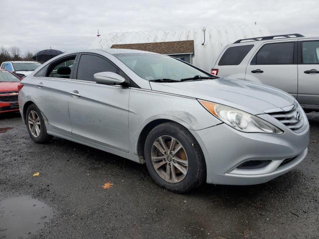 5NPEB4AC7DH732747 - 2013 HYUNDAI SONATA GLS SILVER photo 4