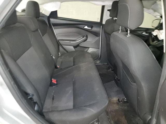 1FADP3F29JL205944 - 2018 FORD FOCUS SE SILVER photo 10