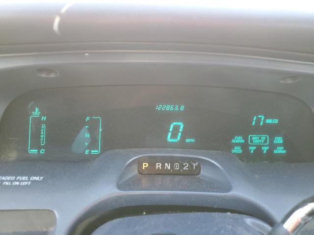 1LNLM81W7TY678989 - 1996 LINCOLN TOWN CAR EXECUTIVE Weiß Foto 9