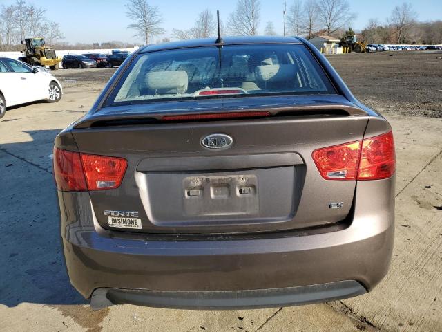 KNAFU4A28D5671931 - 2013 KIA FORTE EX BROWN photo 6