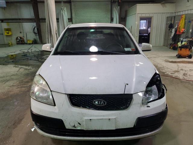 KNADE223696496063 - 2009 KIA RIO BASE WHITE photo 5