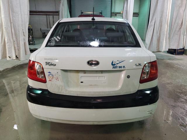 KNADE223696496063 - 2009 KIA RIO BASE WHITE photo 6