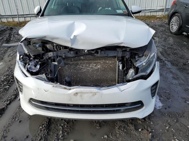 5XXGT4L32JG244431 - 2018 KIA OPTIMA LX WHITE photo 11