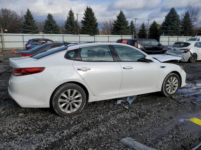 5XXGT4L32JG244431 - 2018 KIA OPTIMA LX WHITE photo 3