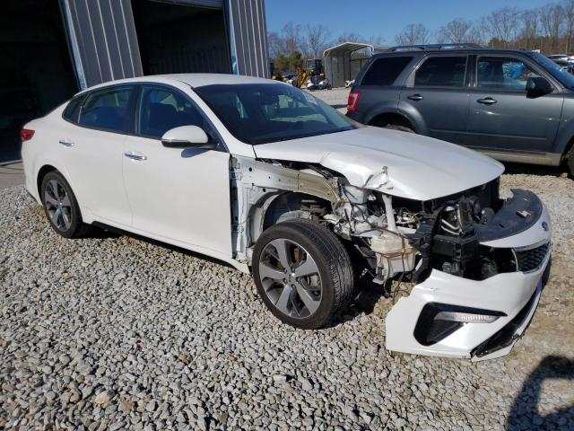 5XXGT4L36KG309959 - 2019 KIA OPTIMA LX WHITE photo 4