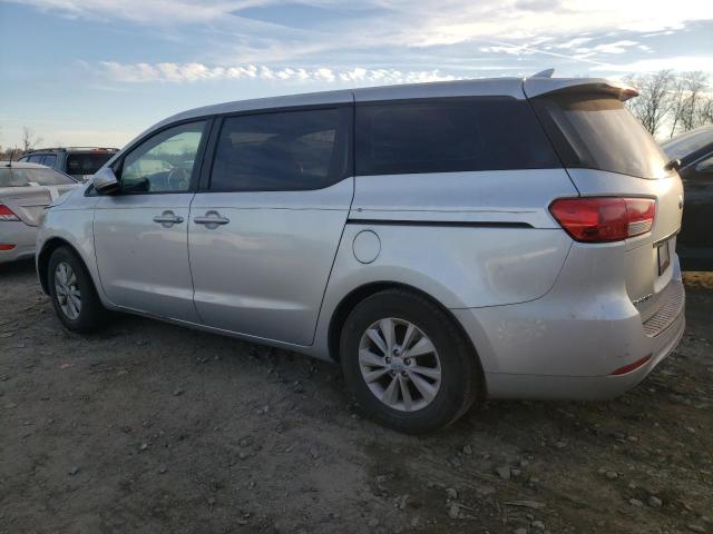 KNDMA5C15F6016409 - 2015 KIA SEDONA L SILVER photo 2