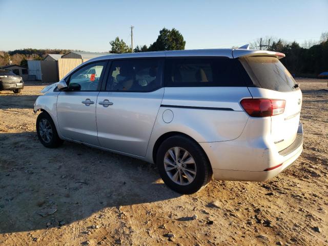 KNDMB5C11H6234976 - 2017 KIA SEDONA LX SILVER photo 2