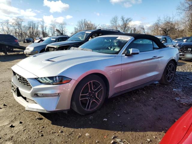 1FATP8UH7J5155677 - 2018 FORD MUSTANG SILVER photo 1