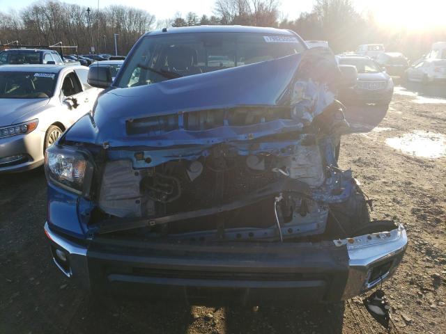 5TFUY5F14JX728159 - 2018 TOYOTA TUNDRA DOUBLE CAB SR/SR5 BLUE photo 5