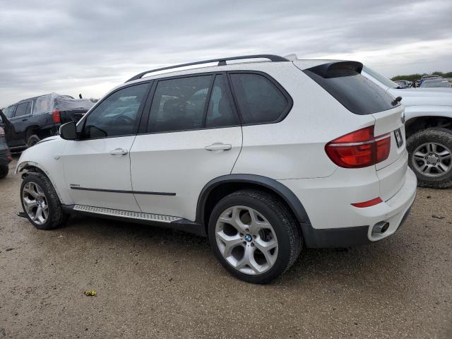 5UXZW0C57CL666299 - 2012 BMW X5 XDRIVE35D WHITE photo 2